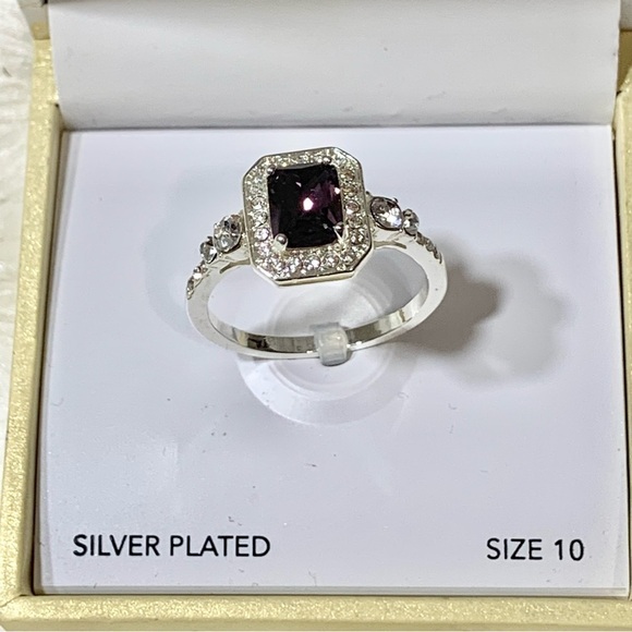 Silver ring with dark purple stone NWT square cut - Picture 4 of 10